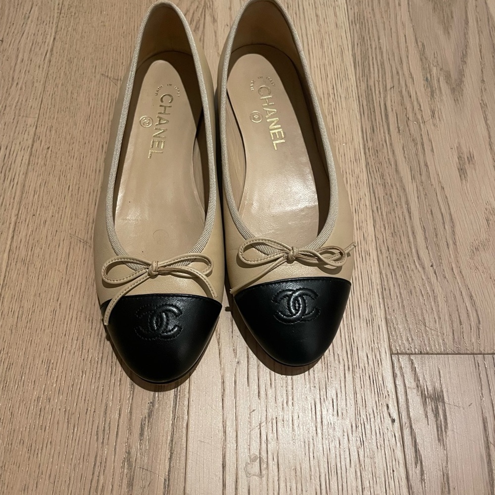 Authentic Chanel Lambskin Ballet Flats (Beige and Black)